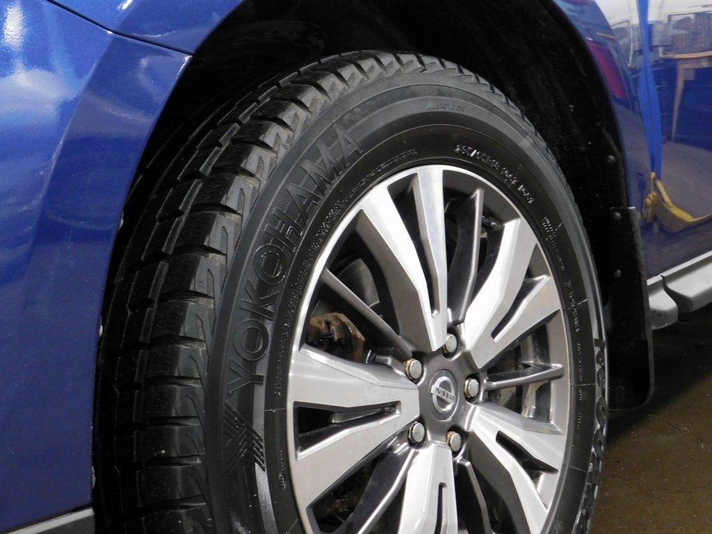 Nissan Pathfinder SV 4WD 2018