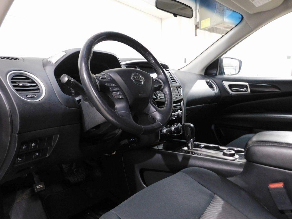 Nissan Pathfinder SV 4WD 2018