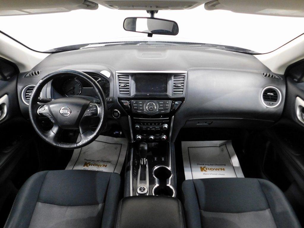 Nissan Pathfinder SV 4WD 2018