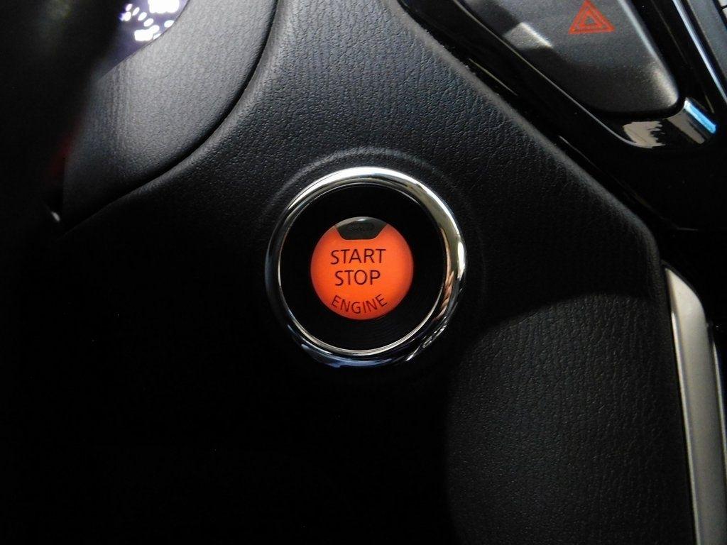 Nissan Pathfinder SV 4WD 2018