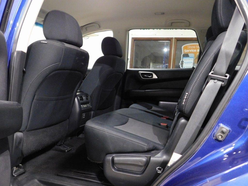 Nissan Pathfinder SV 4WD 2018