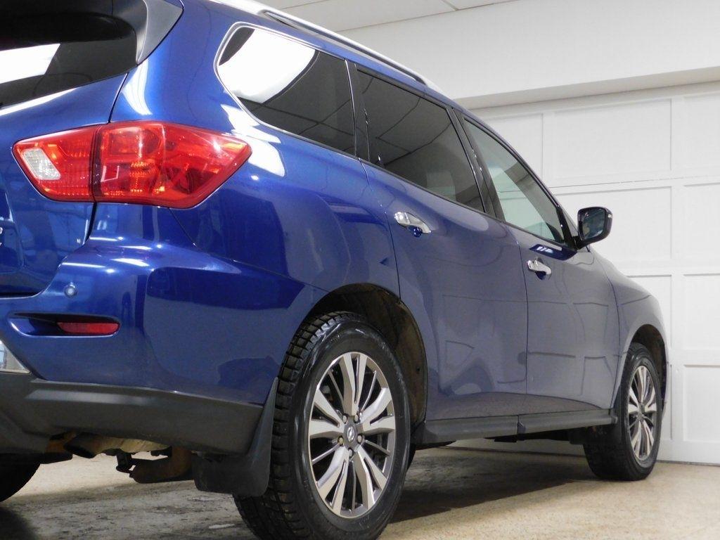 Nissan Pathfinder SV 4WD 2018