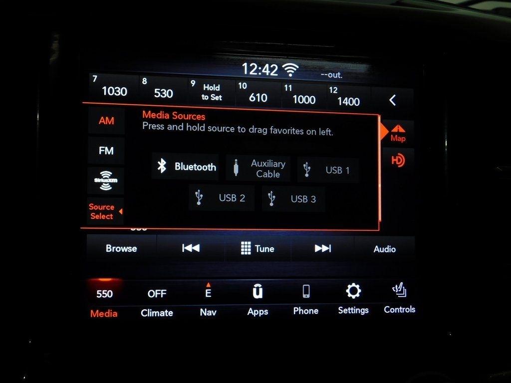 RAM 1500 Laramie Crew Cab SWB 4WD 2020