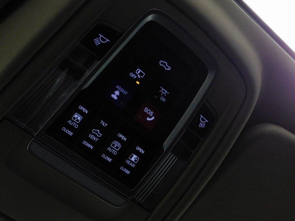 RAM 1500 Laramie Crew Cab SWB 4WD 2020