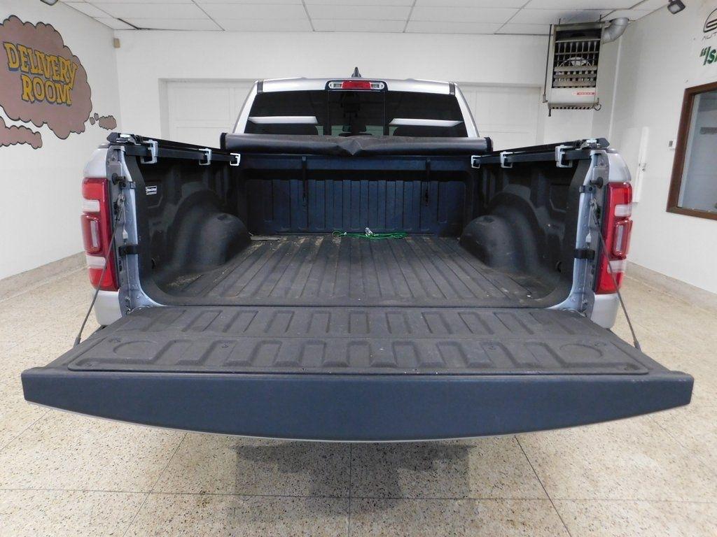 RAM 1500 Laramie Crew Cab SWB 4WD 2020