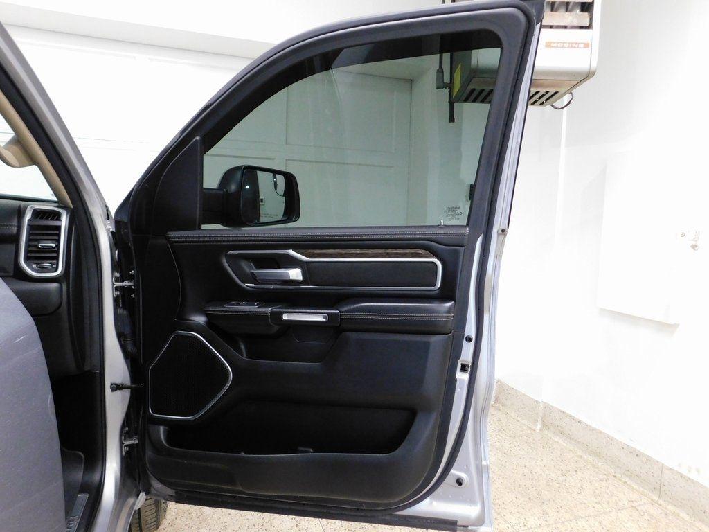 RAM 1500 Laramie Crew Cab SWB 4WD 2020