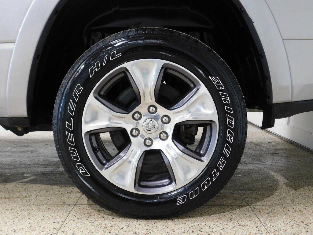 RAM 1500 Laramie Crew Cab SWB 4WD 2020