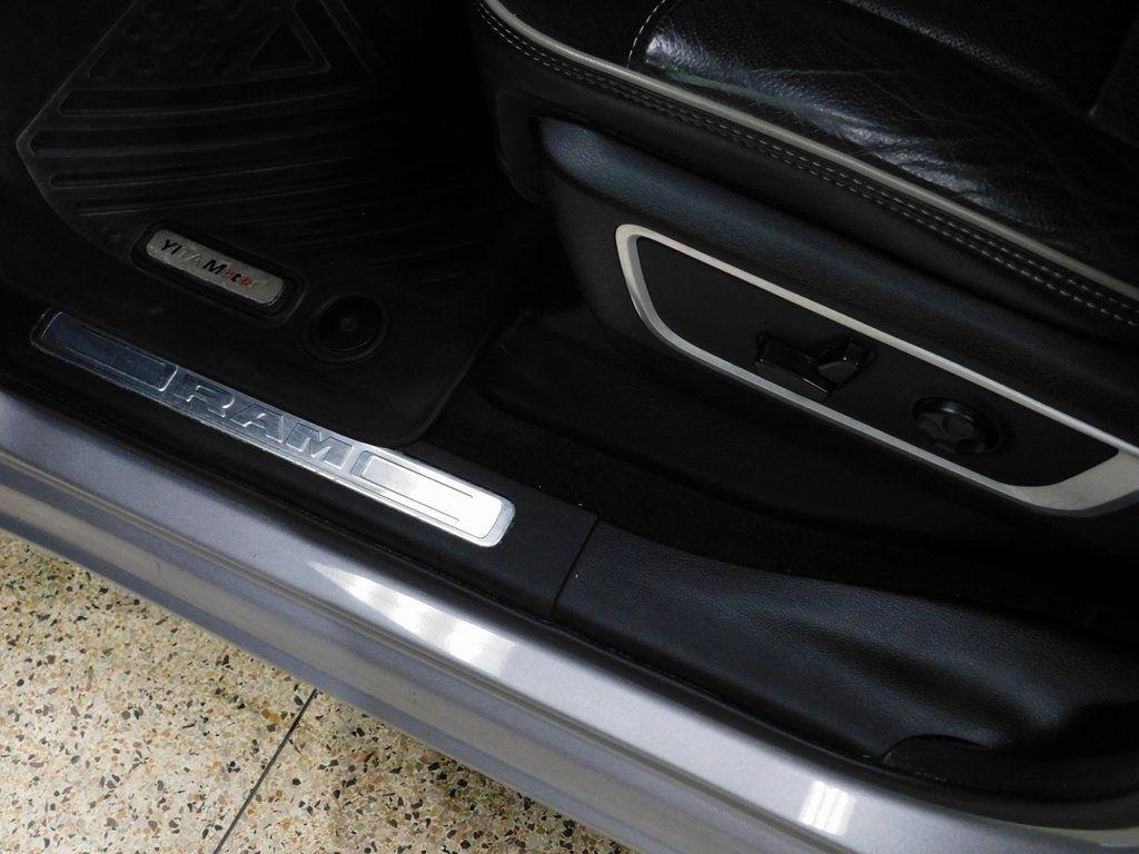 RAM 1500 Laramie Crew Cab SWB 4WD 2020