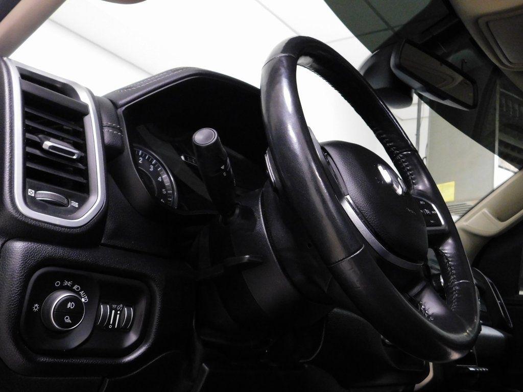 RAM 1500 Laramie Crew Cab SWB 4WD 2020