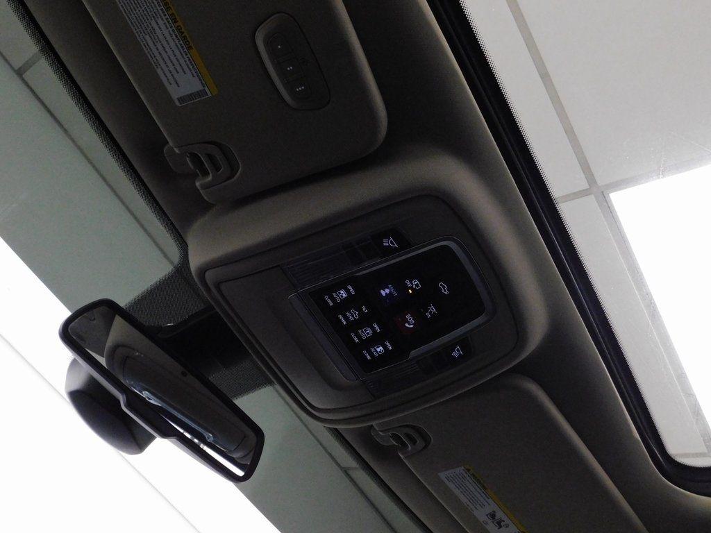 RAM 1500 Laramie Crew Cab SWB 4WD 2020