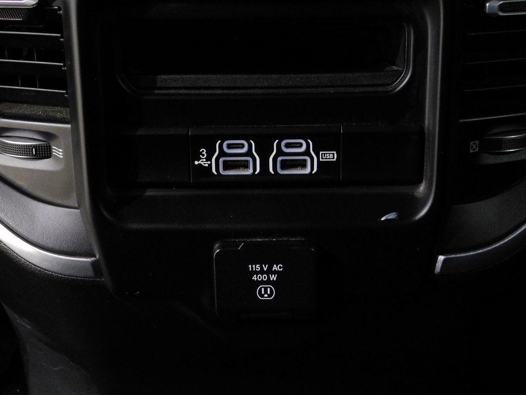 RAM 1500 Laramie Crew Cab SWB 4WD 2020