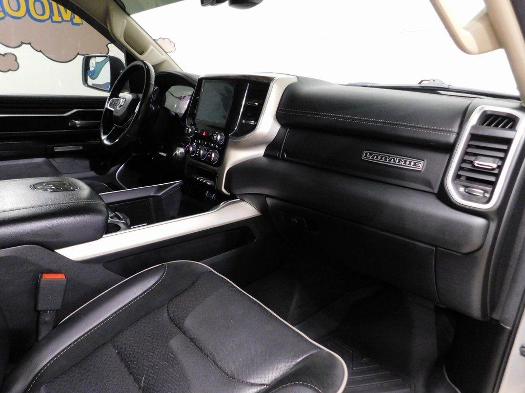 RAM 1500 Laramie Crew Cab SWB 4WD 2020