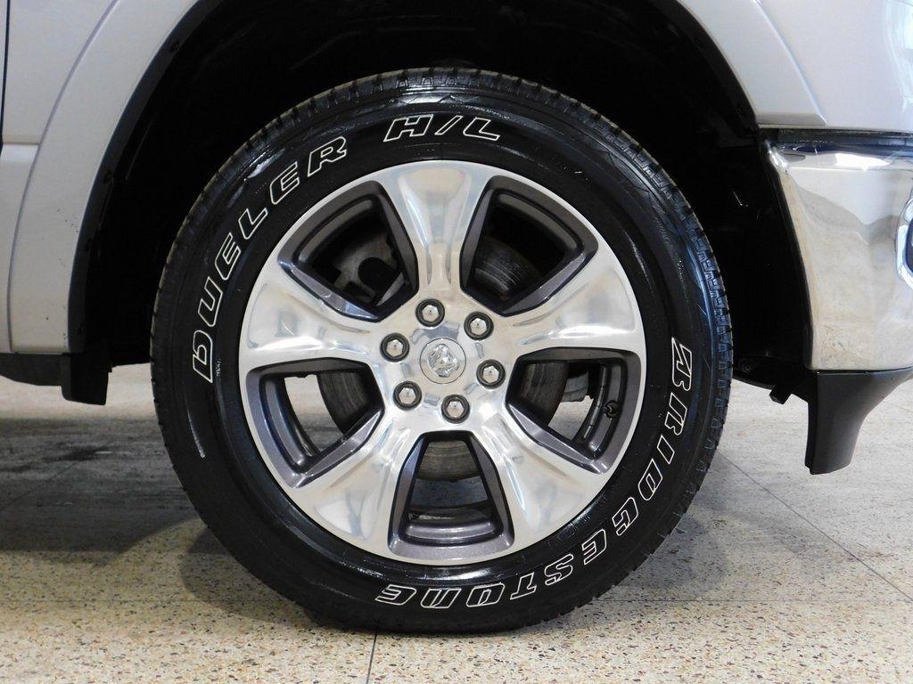 RAM 1500 Laramie Crew Cab SWB 4WD 2020