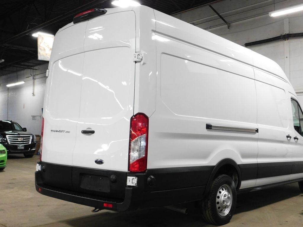 Ford Transit 250 Van High Roof w/Sliding Pass. 148-in. WB EL 2024