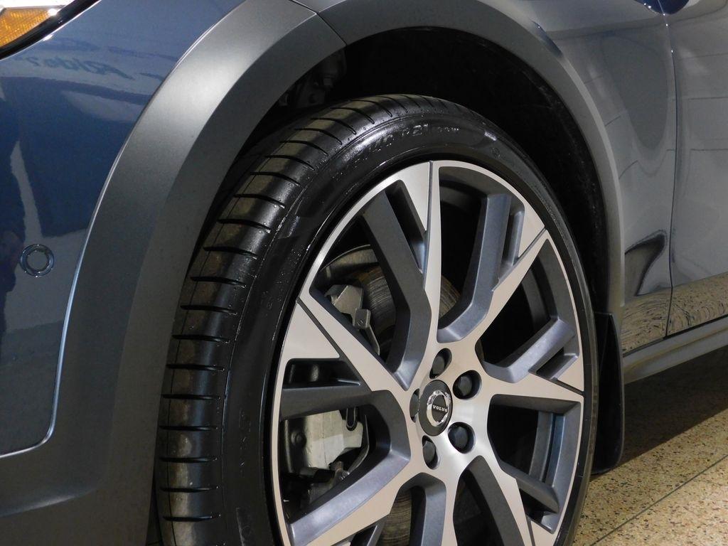 Volvo V90 Cross Country B6 Ultra 2026