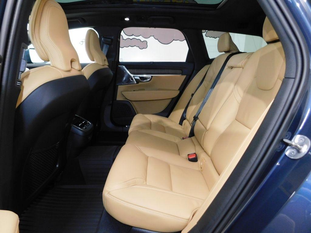 Volvo V90 Cross Country B6 Ultra 2026