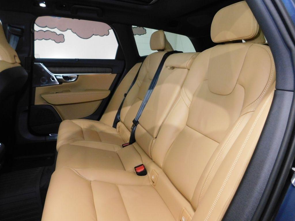 Volvo V90 Cross Country B6 Ultra 2026