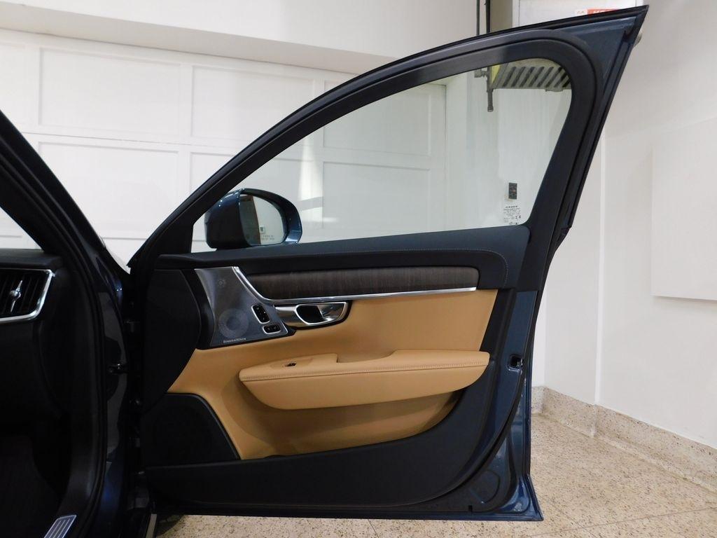 Volvo V90 Cross Country B6 Ultra 2026