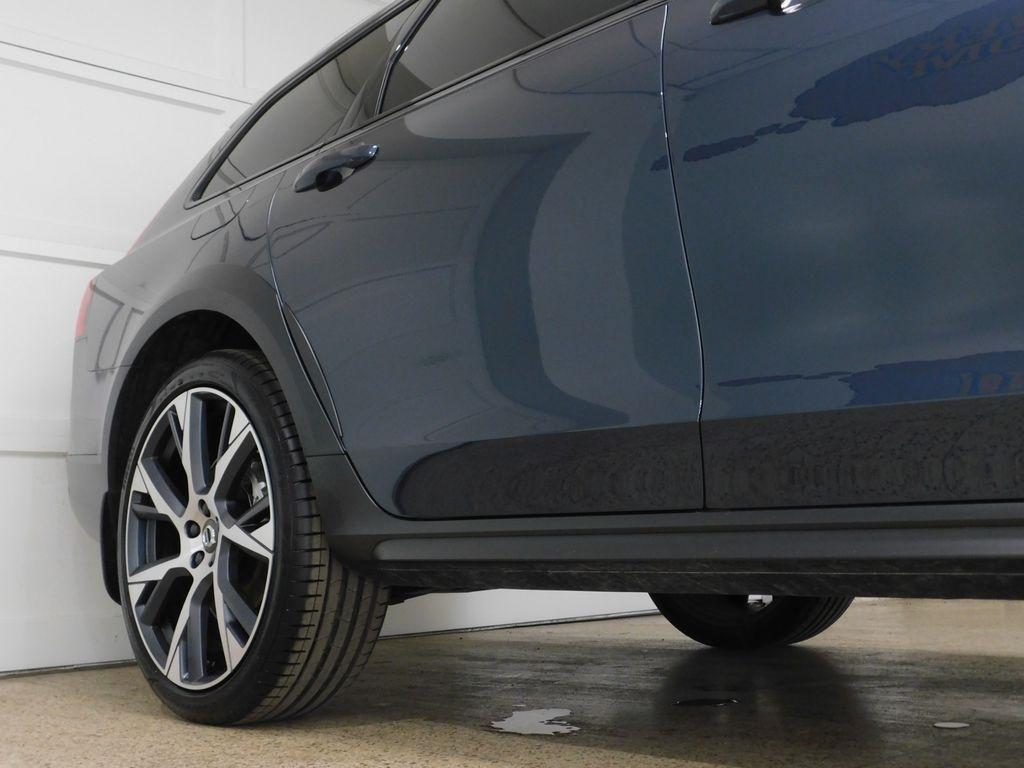 Volvo V90 Cross Country B6 Ultra 2026