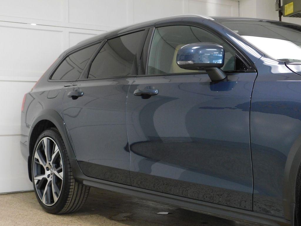 Volvo V90 Cross Country B6 Ultra 2026