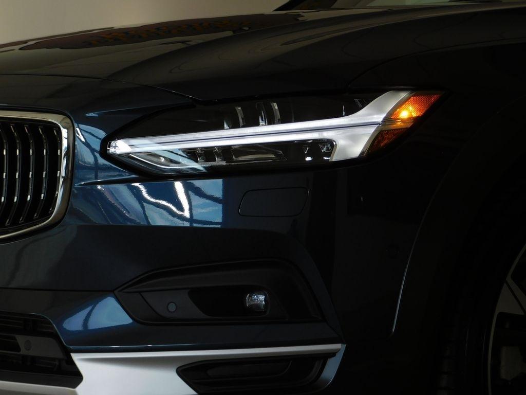 Volvo V90 Cross Country B6 Ultra 2026