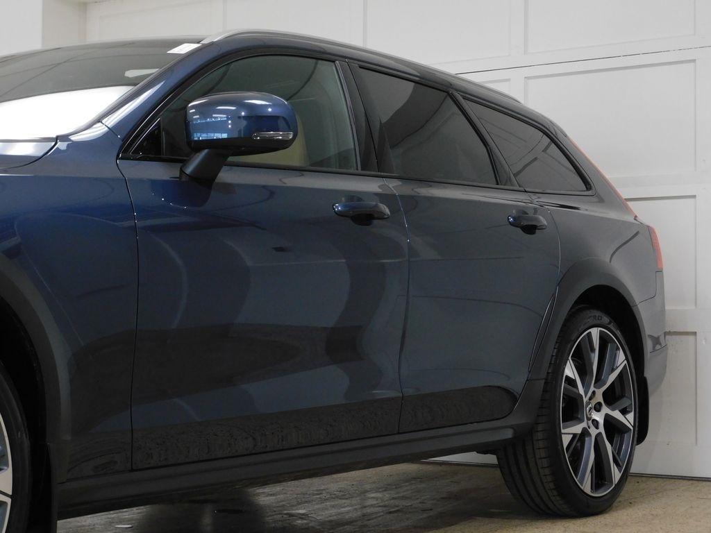 Volvo V90 Cross Country B6 Ultra 2026