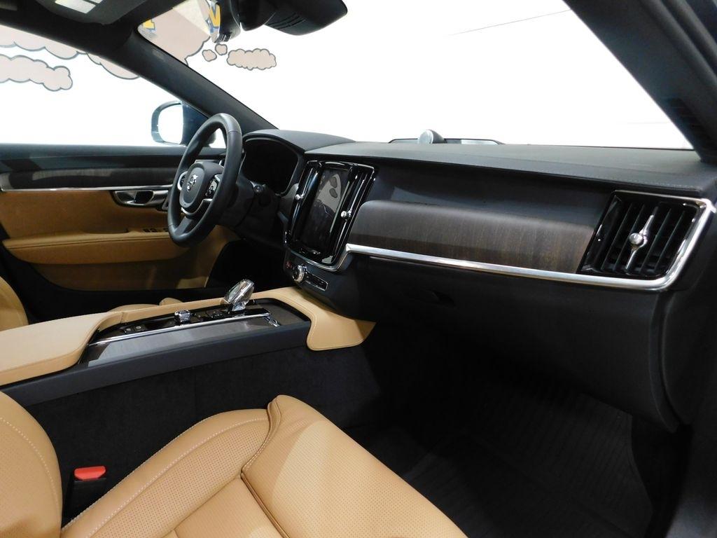 Volvo V90 Cross Country B6 Ultra 2026