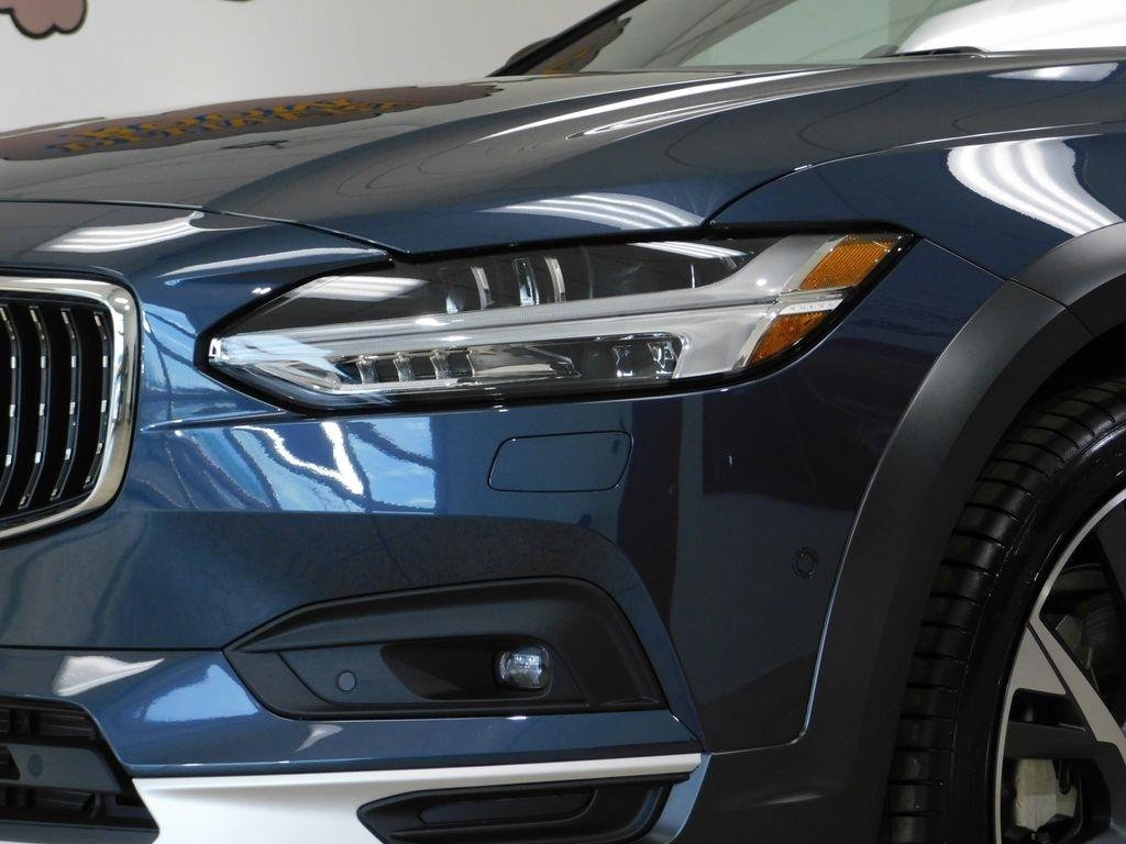 Volvo V90 Cross Country B6 Ultra 2026