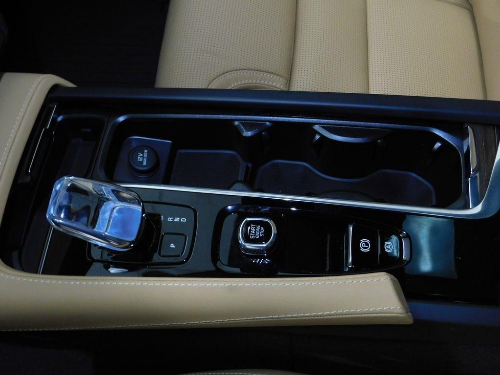 Volvo V90 Cross Country B6 Ultra 2026