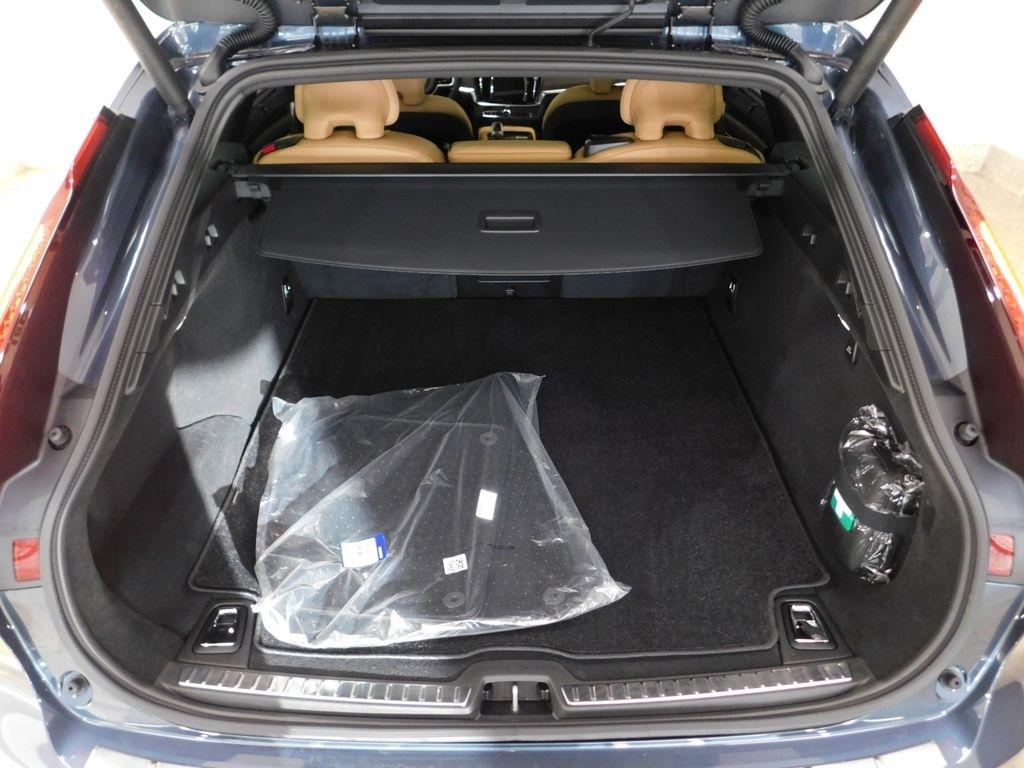 Volvo V90 Cross Country B6 Ultra 2026