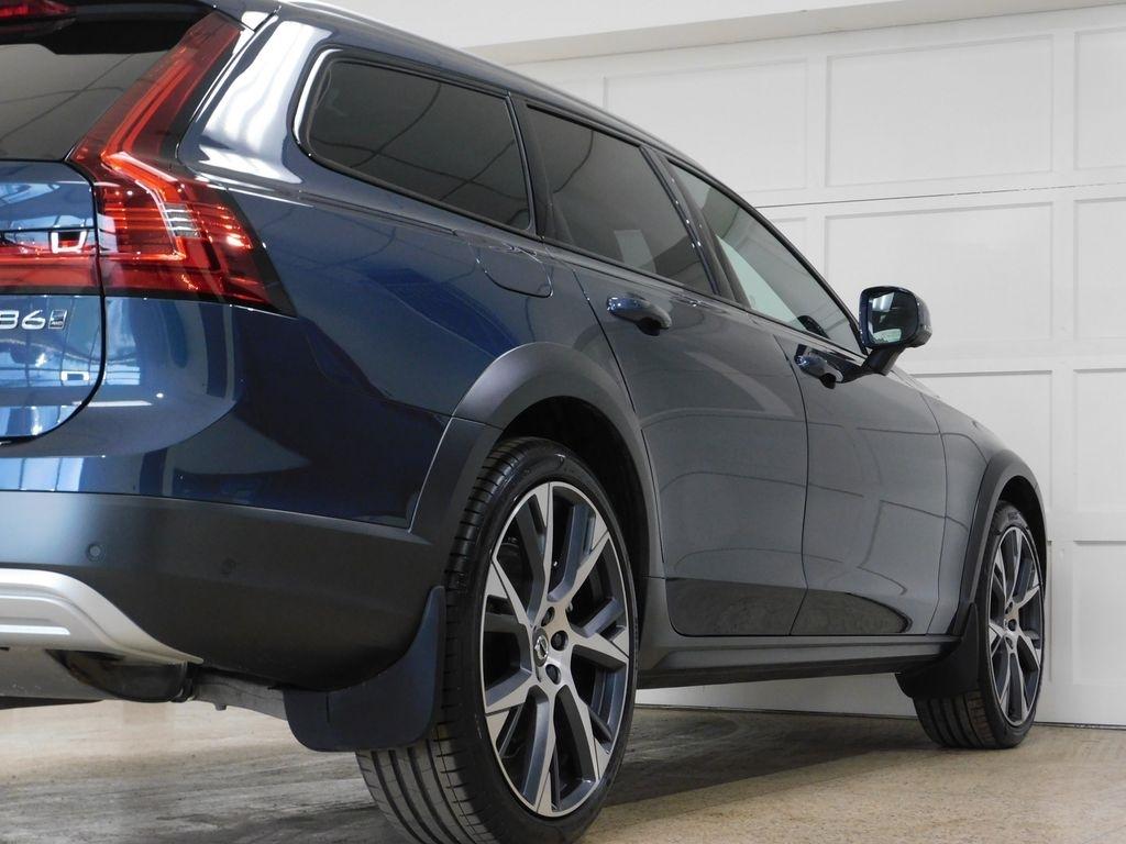 Volvo V90 Cross Country B6 Ultra 2026