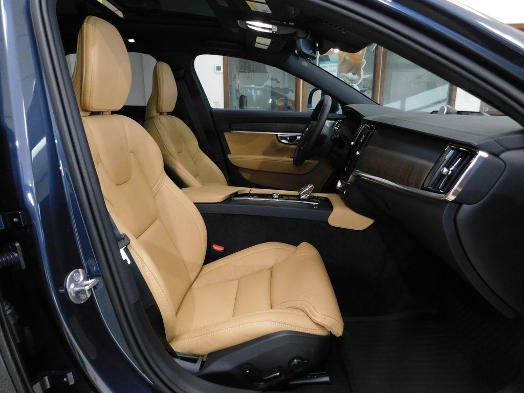 Volvo V90 Cross Country B6 Ultra 2026