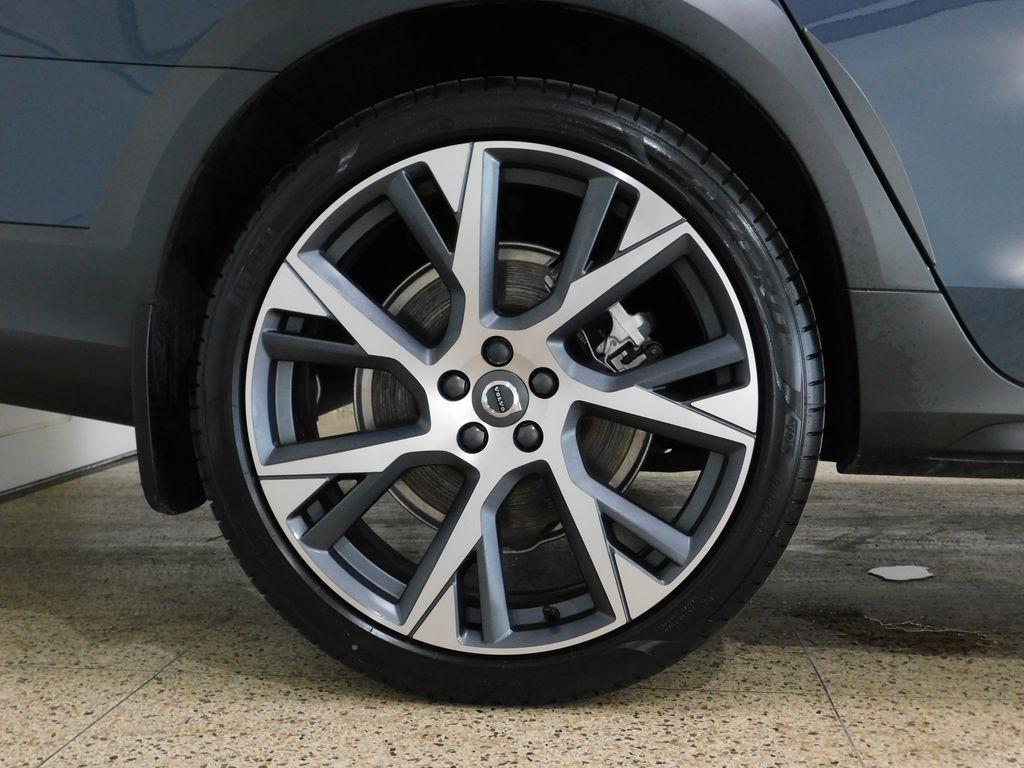 Volvo V90 Cross Country B6 Ultra 2026