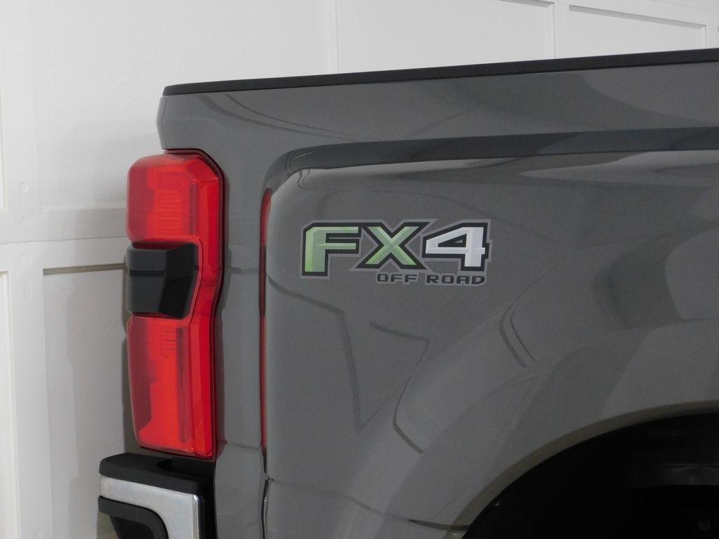 Ford F-450 SD King Ranch Crew Cab DRW 4WD 2024