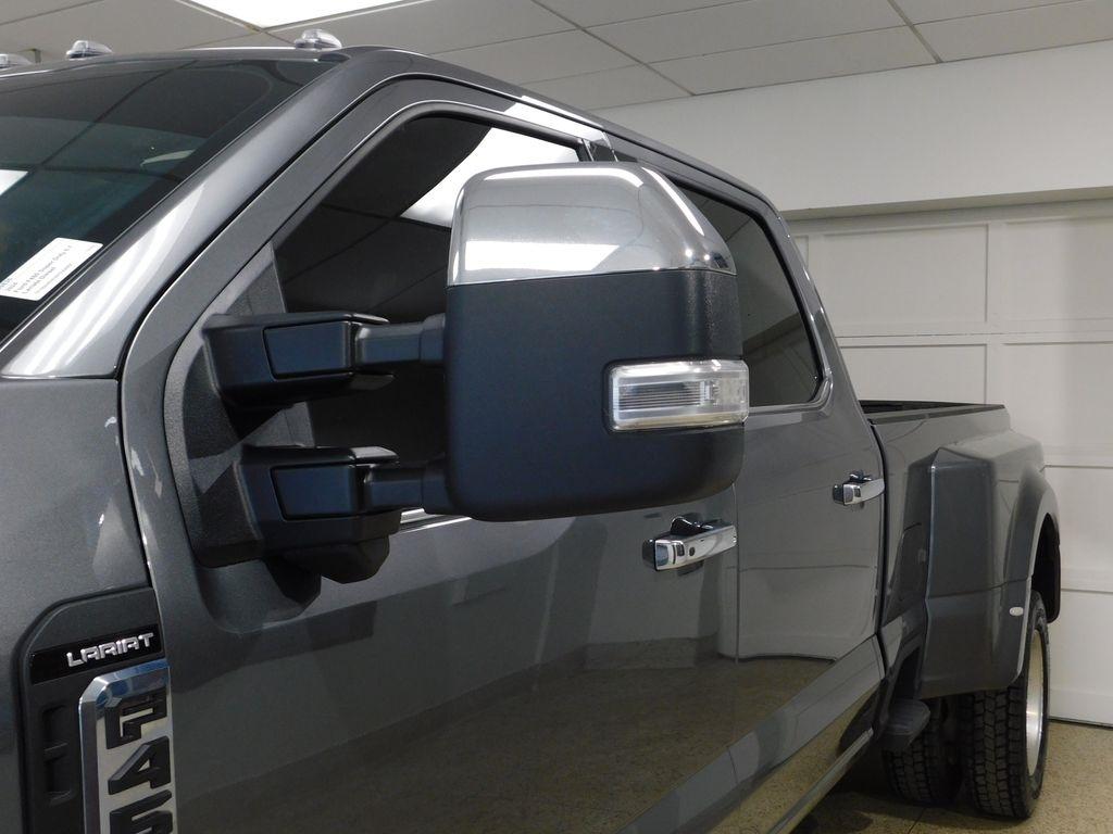 Ford F-450 SD King Ranch Crew Cab DRW 4WD 2024