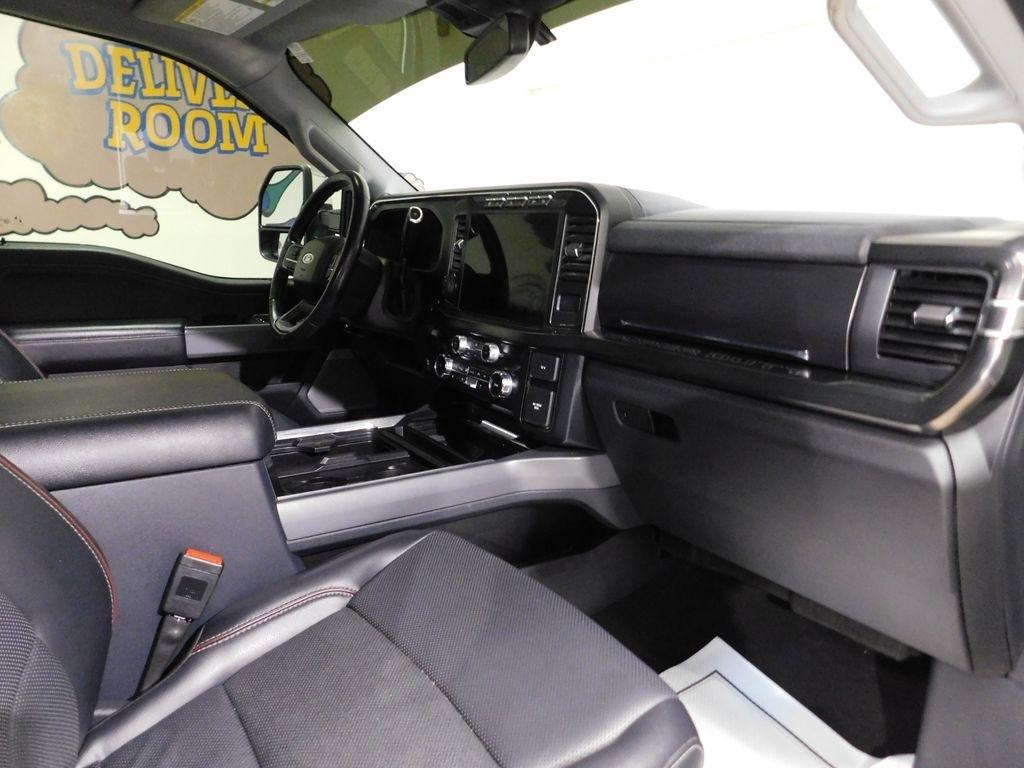Ford F-450 SD King Ranch Crew Cab DRW 4WD 2024