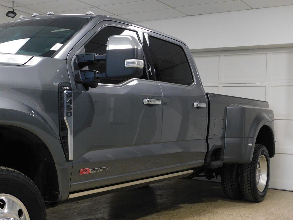 Ford F-450 SD King Ranch Crew Cab DRW 4WD 2024