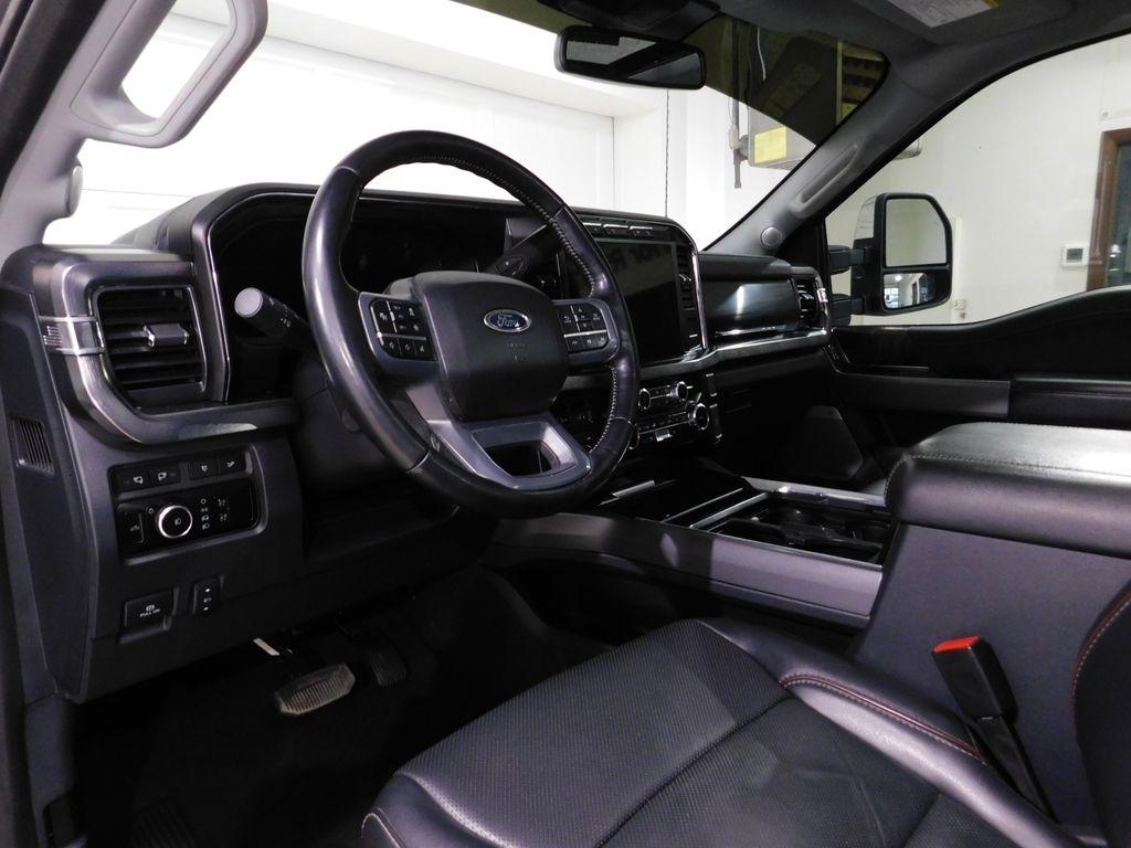 Ford F-450 SD King Ranch Crew Cab DRW 4WD 2024