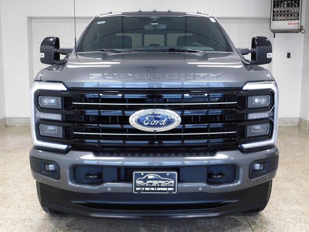 Ford F-250 SD Platinum Crew Cab 4WD 2025