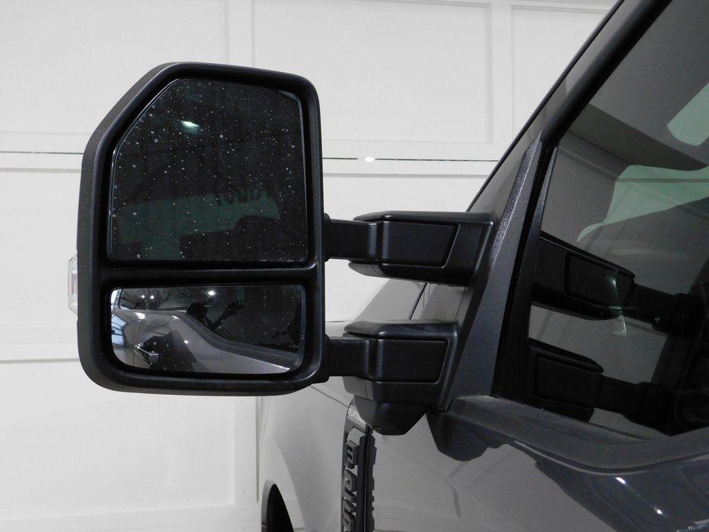 Ford F-250 SD Platinum Crew Cab 4WD 2025