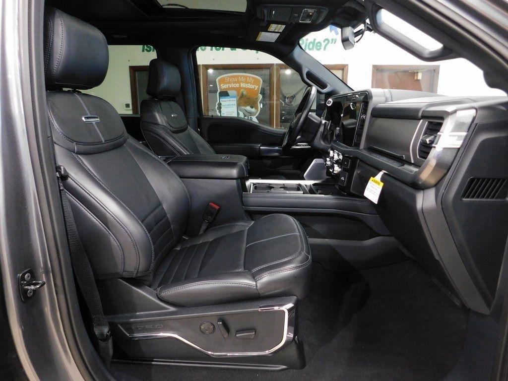 Ford F-250 SD Platinum Crew Cab 4WD 2025