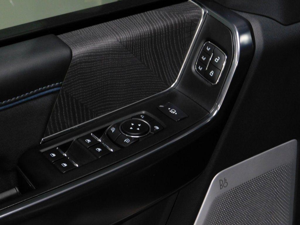 Ford F-250 SD Platinum Crew Cab 4WD 2025