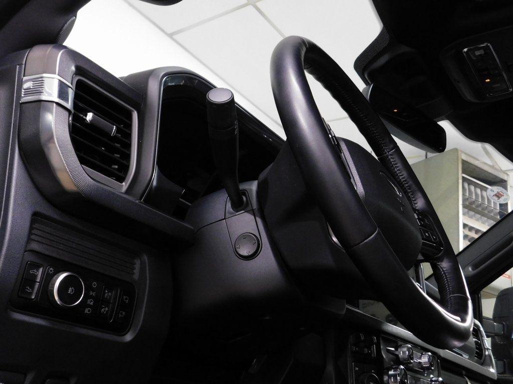 Ford F-250 SD Platinum Crew Cab 4WD 2025