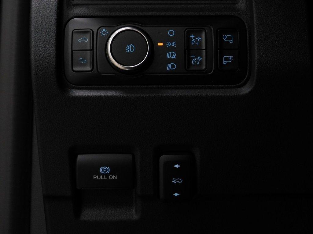 Ford F-250 SD Platinum Crew Cab 4WD 2025