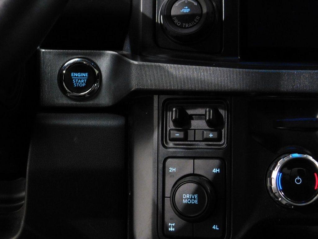 Ford F-250 SD Platinum Crew Cab 4WD 2025