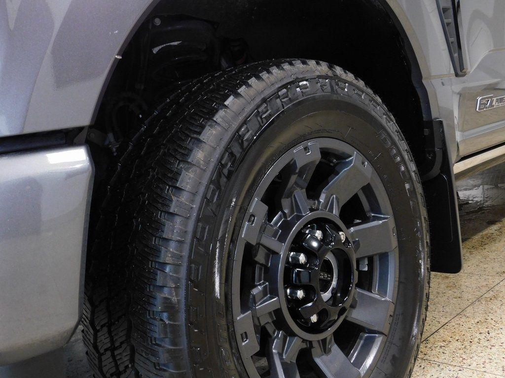 Ford F-250 SD Platinum Crew Cab 4WD 2025