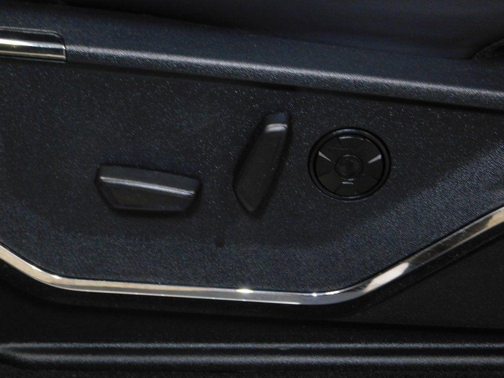 Ford F-250 SD Platinum Crew Cab 4WD 2025