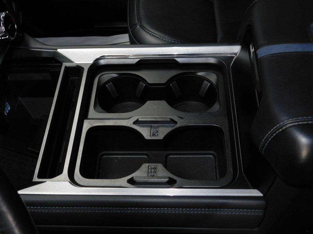 Ford F-250 SD Platinum Crew Cab 4WD 2025