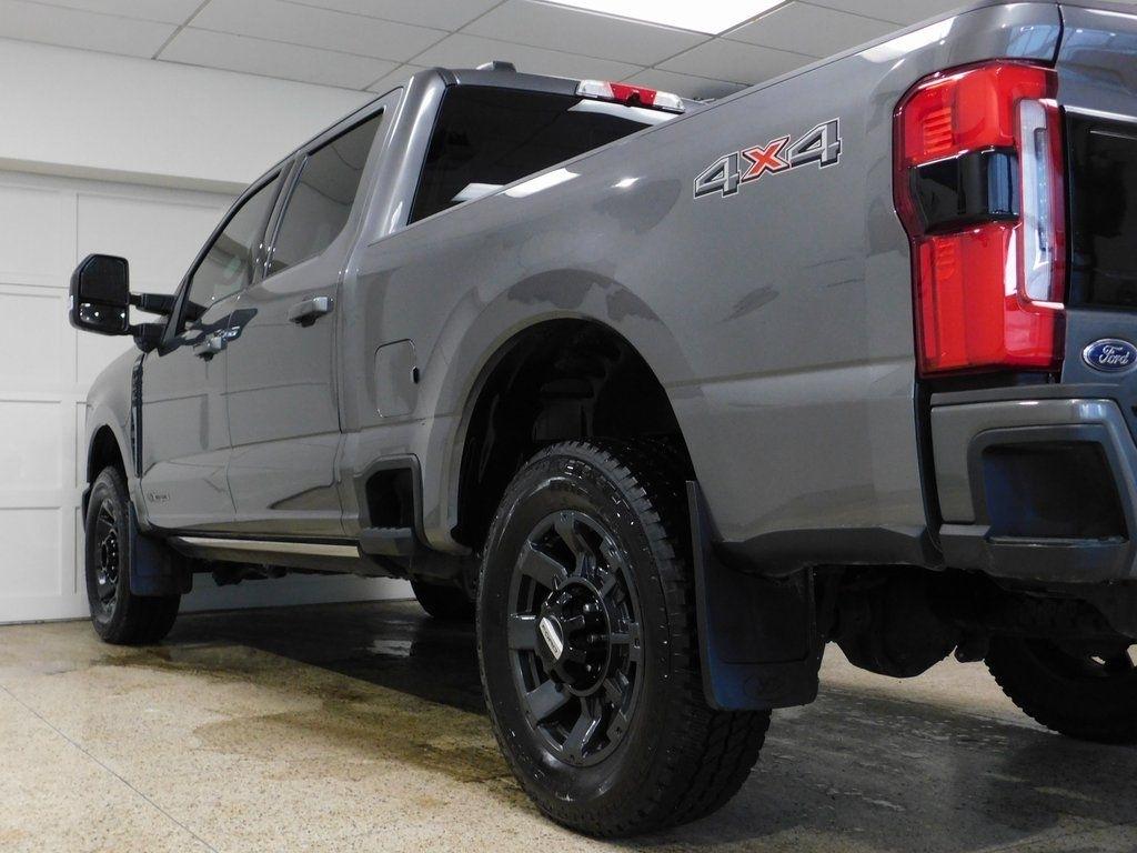 Ford F-250 SD Platinum Crew Cab 4WD 2025