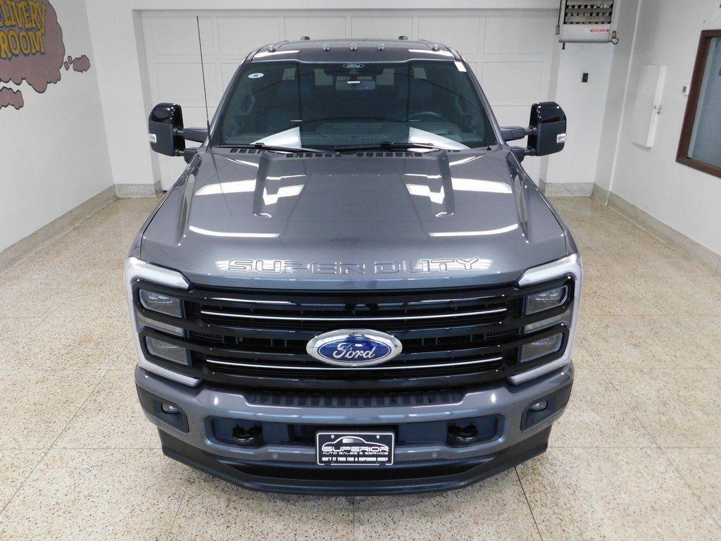Ford F-250 SD Platinum Crew Cab 4WD 2025